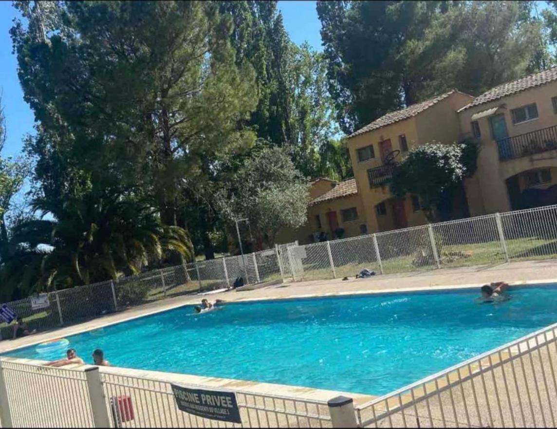 דירות ארל Appt Les Hameaux 2.0 מראה חיצוני תמונה